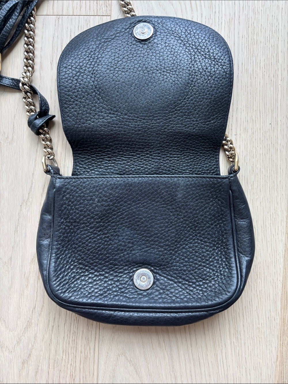 Gucci Black Soho Interlocking G Chain Crossbody Bag - Picture 8 of 12